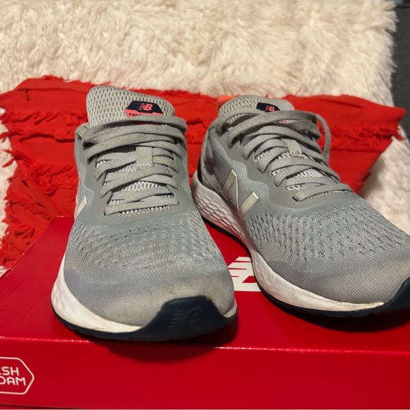 New Balance Sneakers - Picture 4 of 6